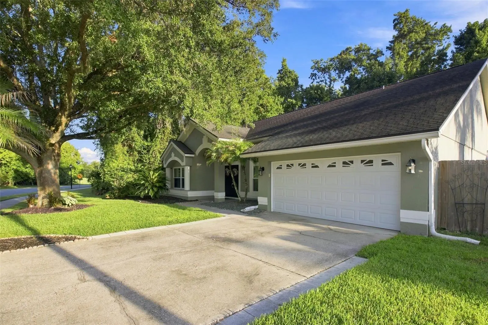 2200 Ekana Drive, FL