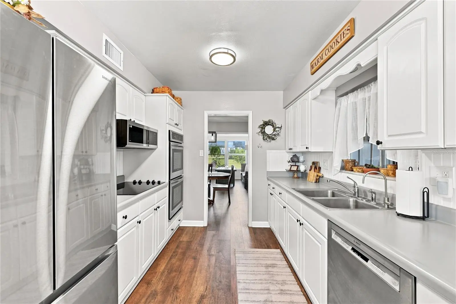 1405 Hacienda Drive, FL