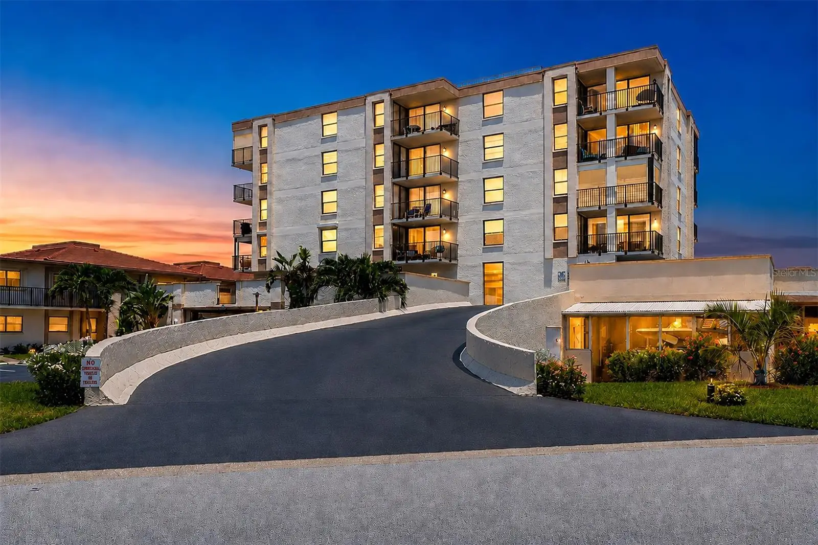 6145 Sun Boulevard, FL