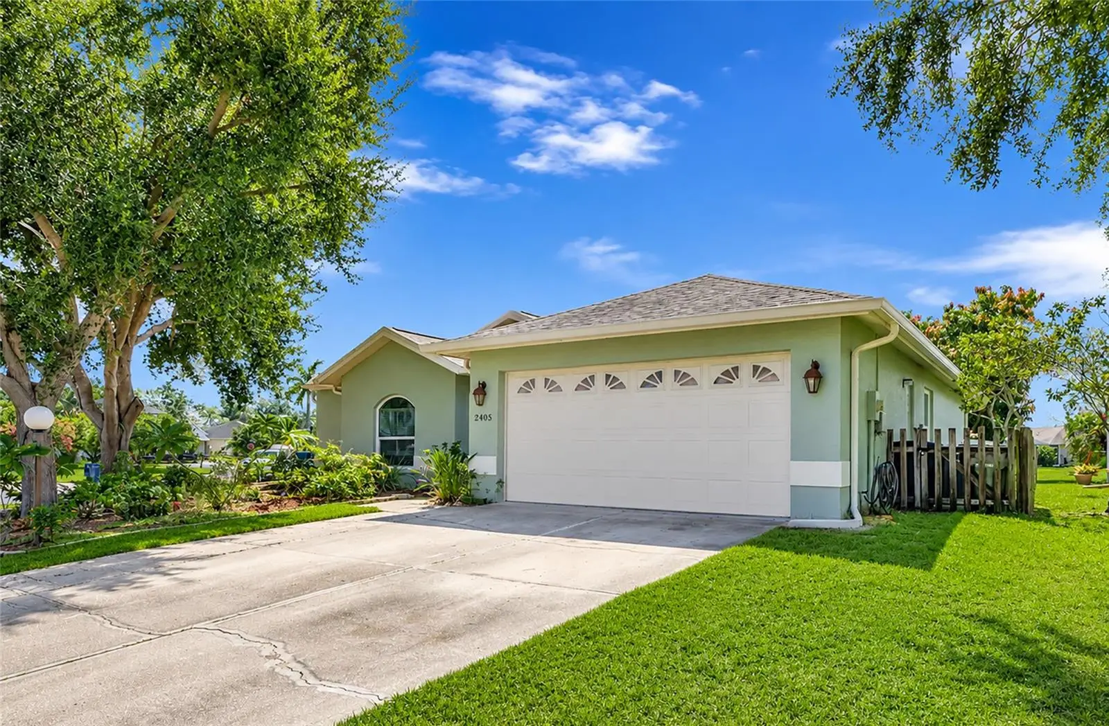 2405 Icecapade Drive, FL