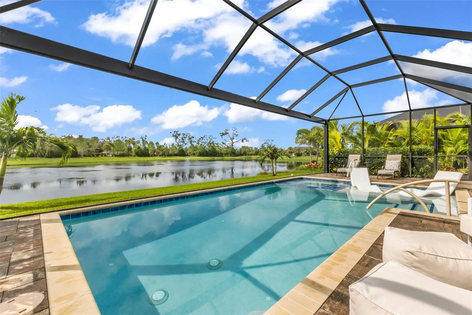 10703 Falling Leaf Court, FL