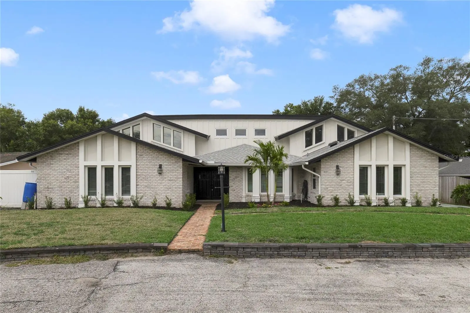 1048 Crystal Bowl Circle, FL
