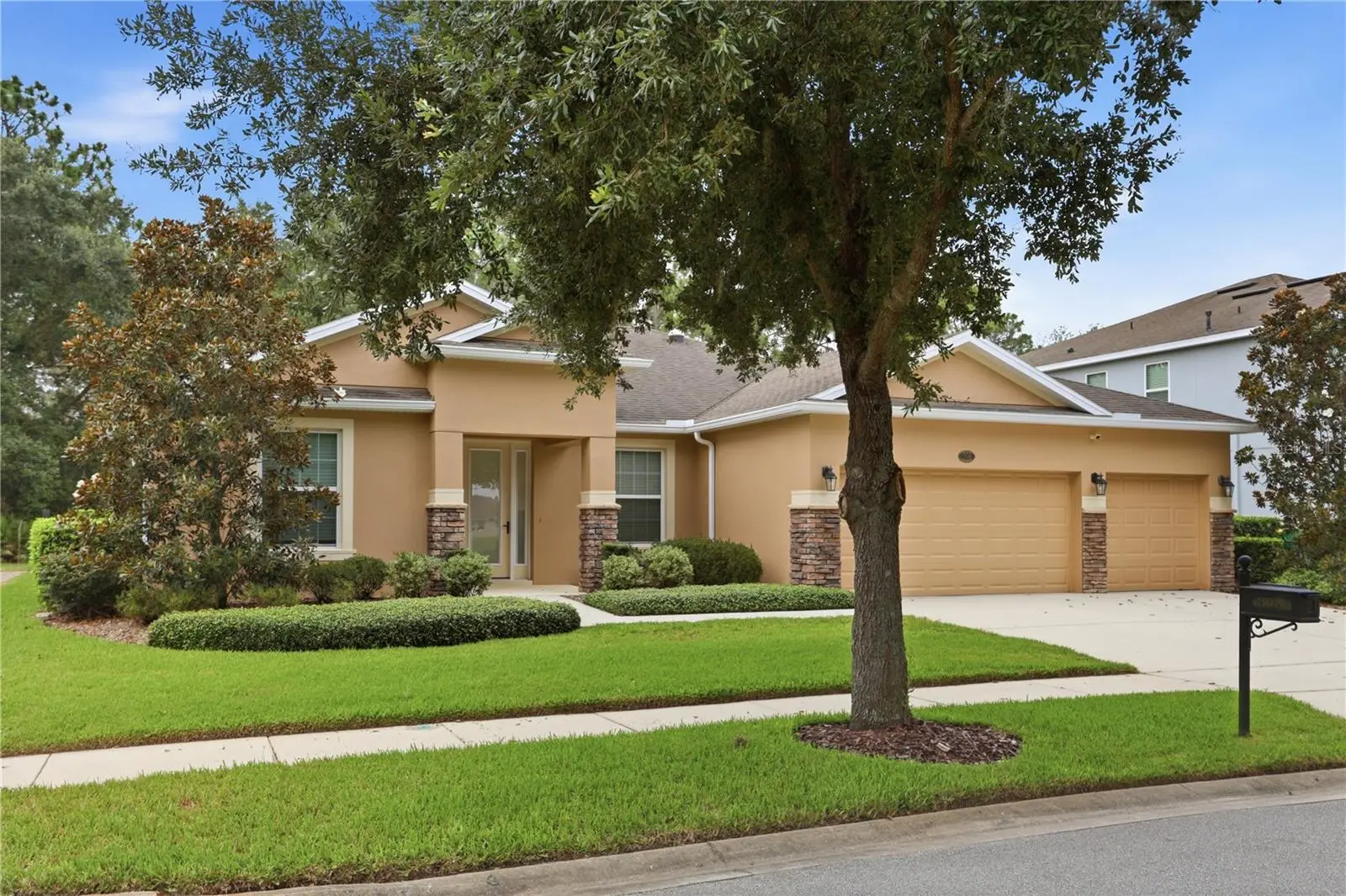 308 Victoria Trails Boulevard, FL
