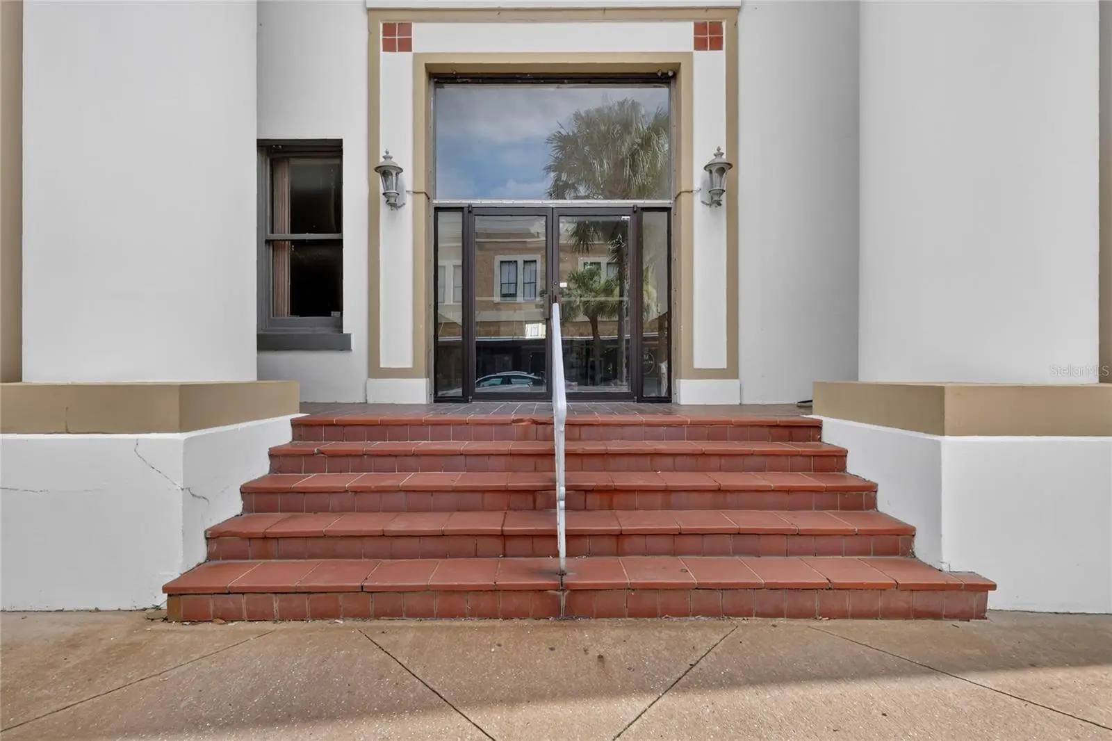 400 Main Street, FL