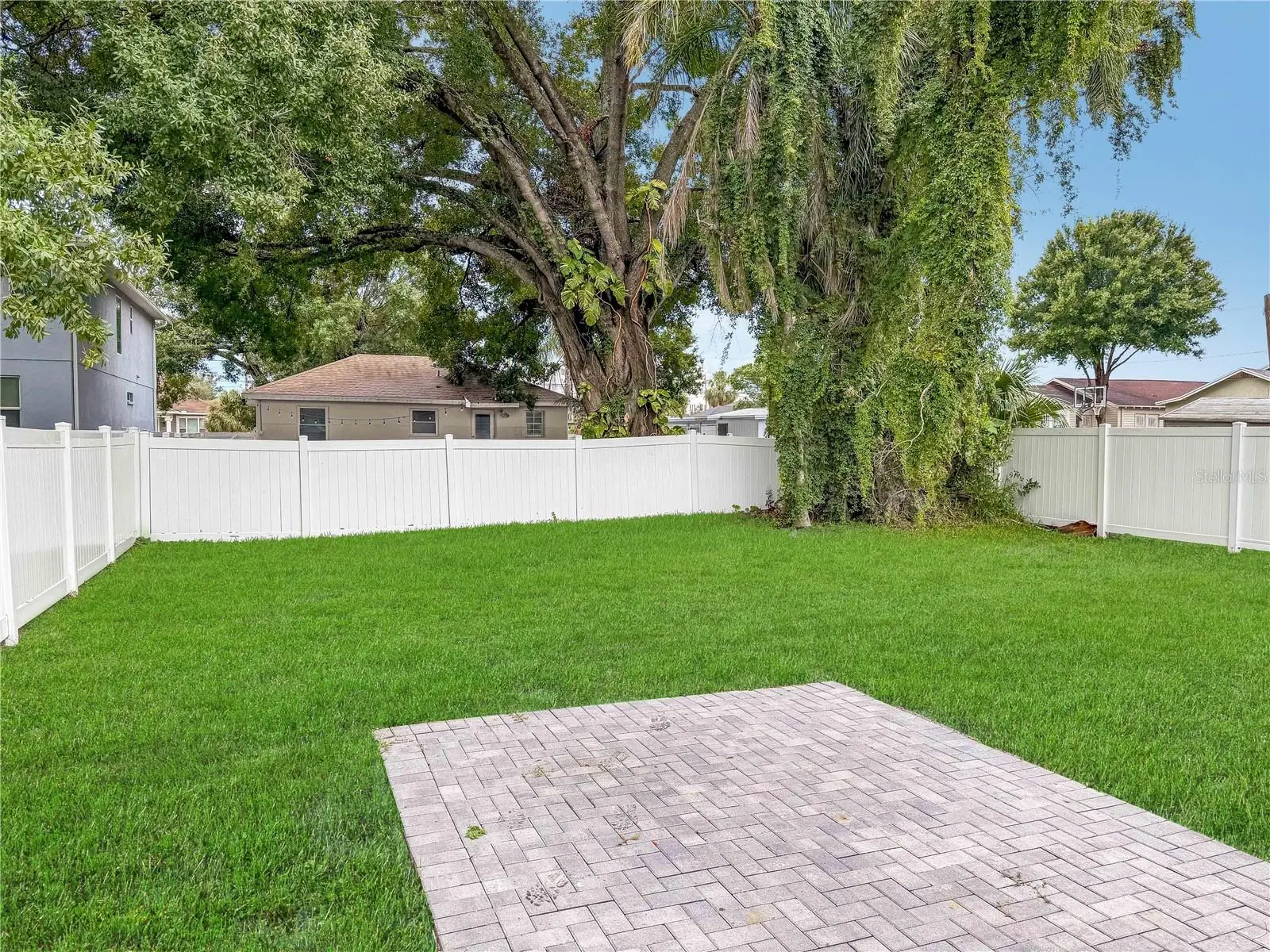 2116 State Street, FL