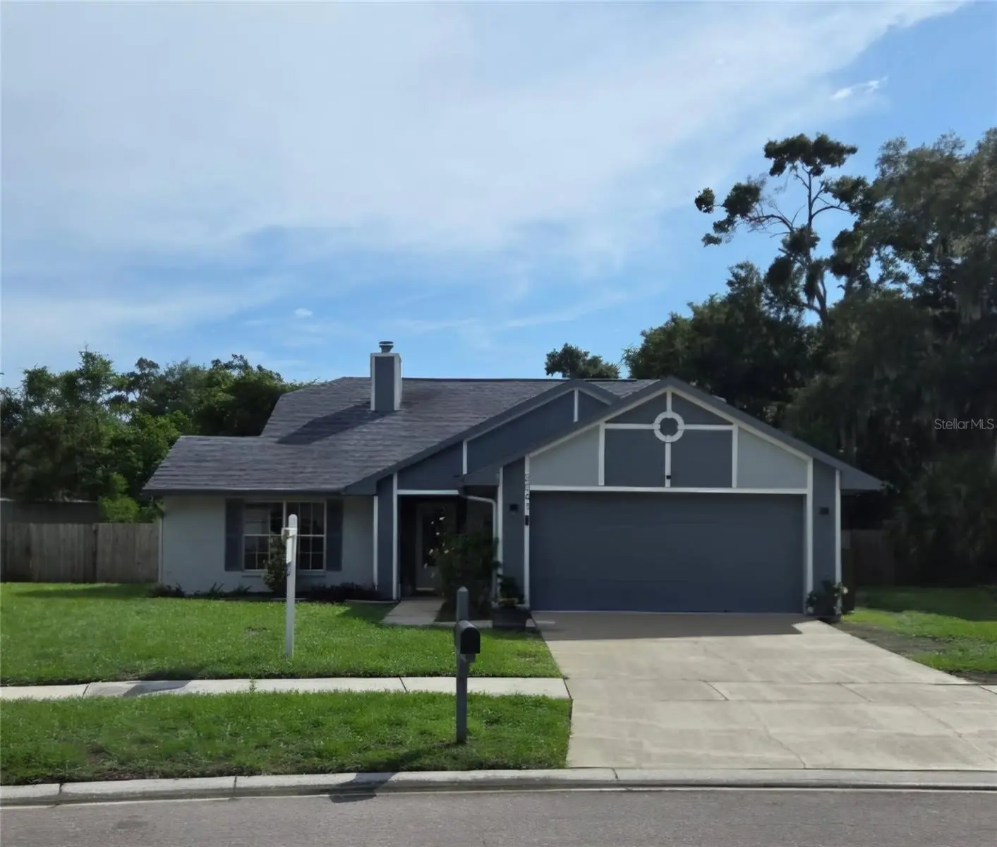 2041 Shadow Pine Drive, FL