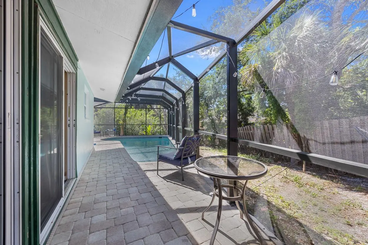 4055 Bay Oaks Circle, FL