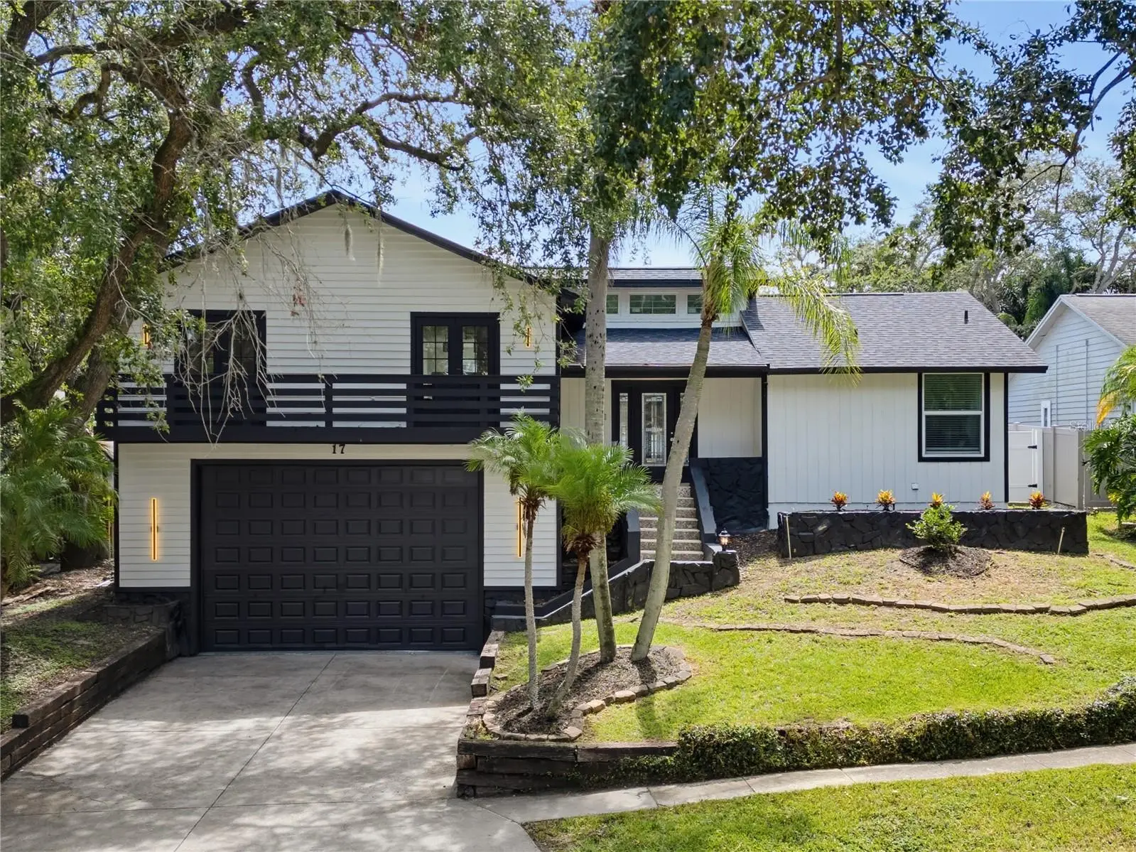 17 Pinewood Circle, FL