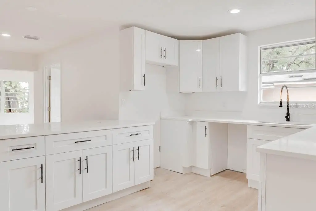 1255 Pine Street, FL
