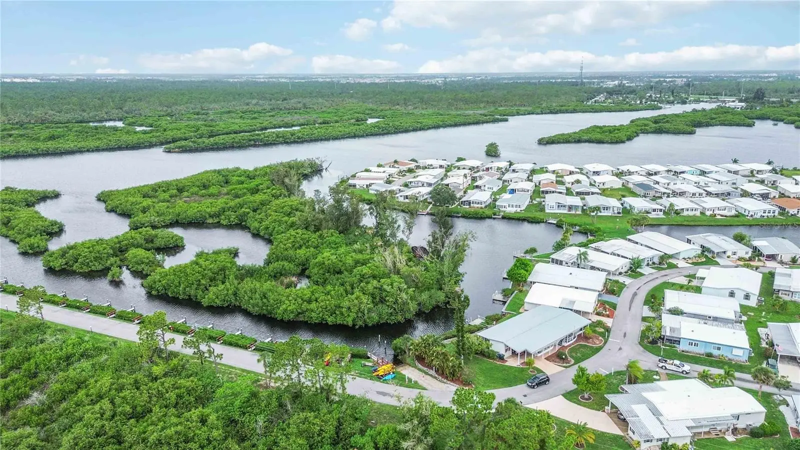 141 Rarotonga Road, FL