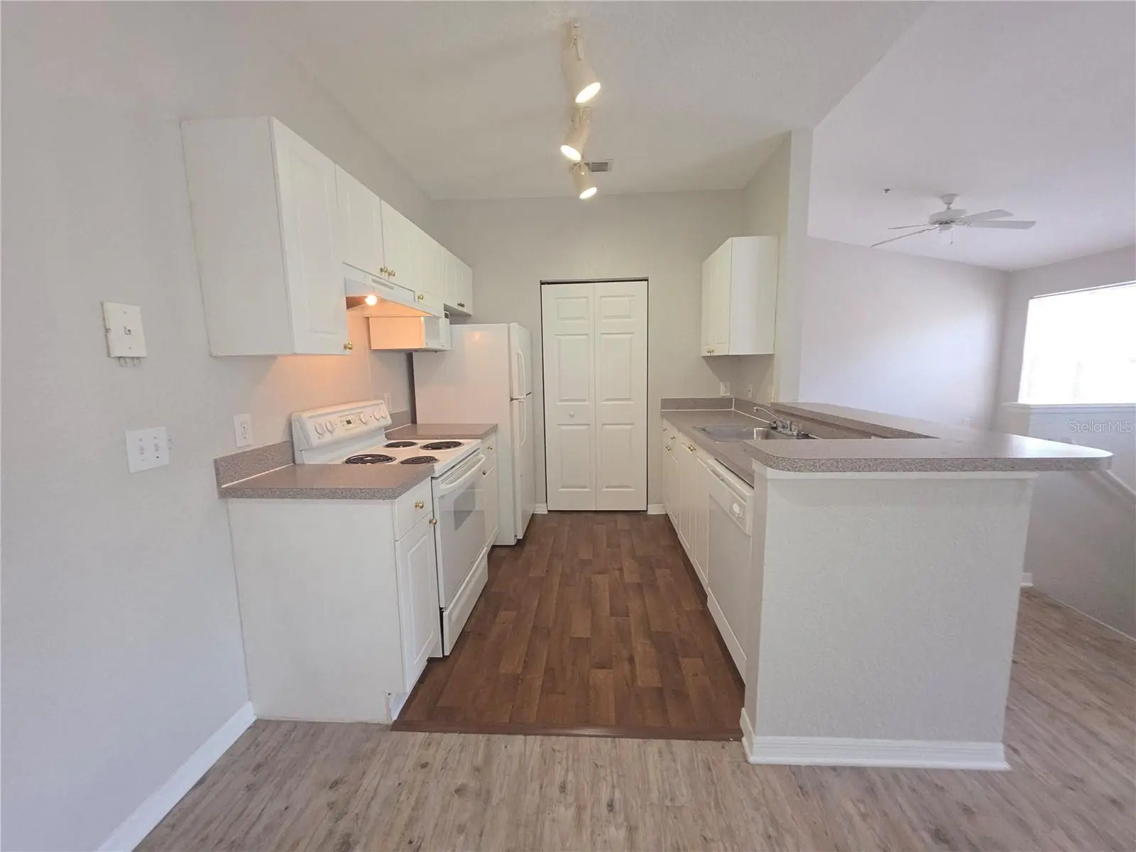 852 Grand Regency Point, FL