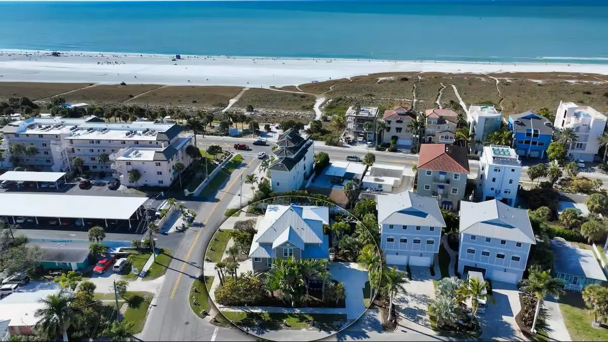 5610 Avenida Del Mare, FL