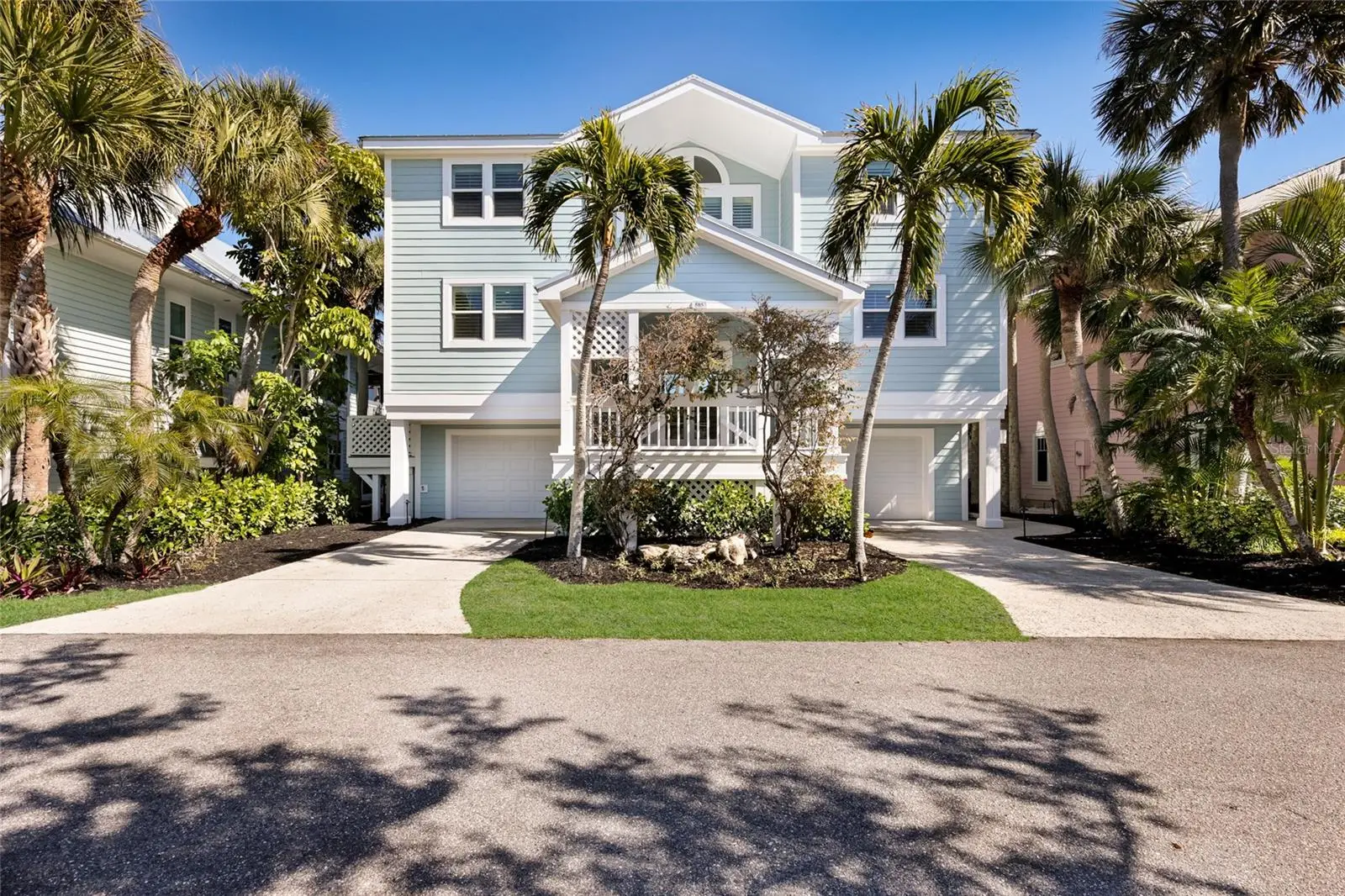 585 Buttonwood Bay Drive, FL