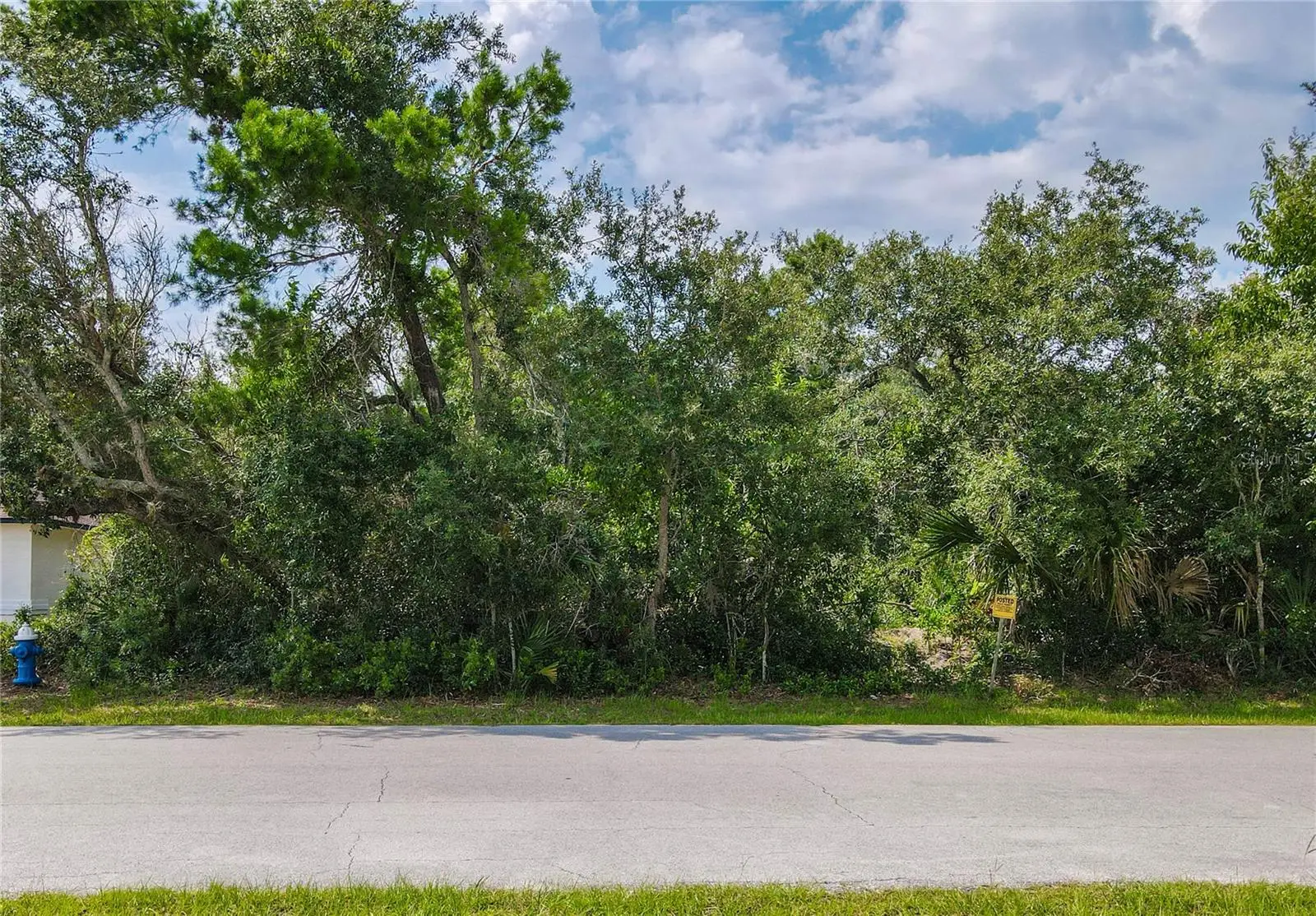 76 Freeport Lane, FL