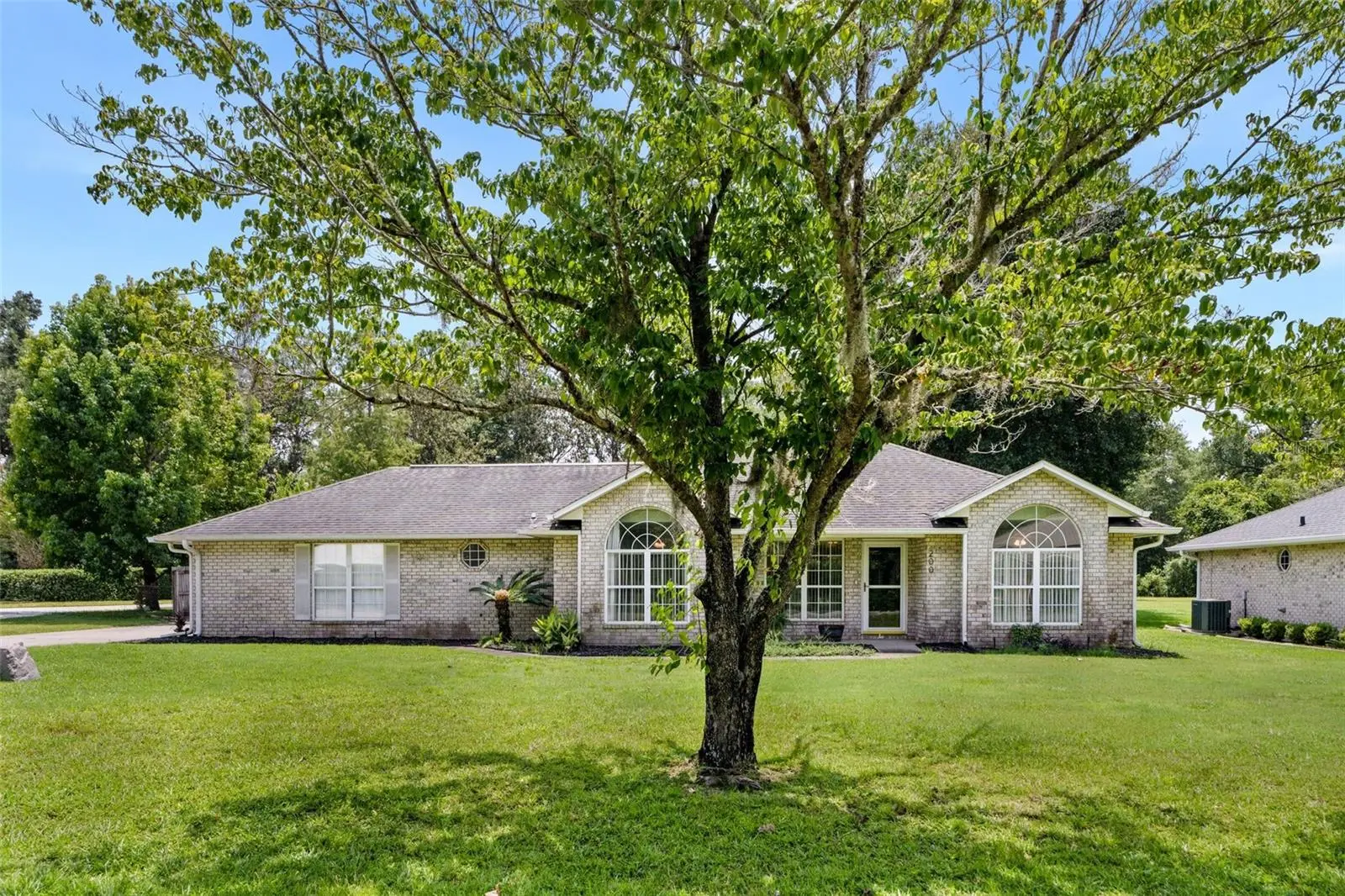 200 Charlotte Glen, FL