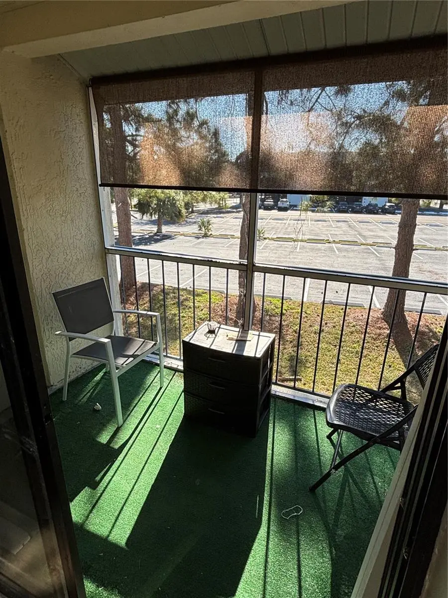 90 Hidden Lake Drive, FL