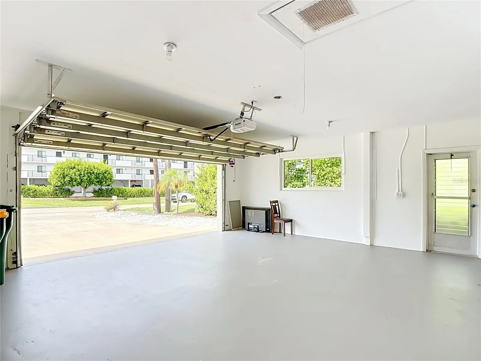 225 3rd Street, FL