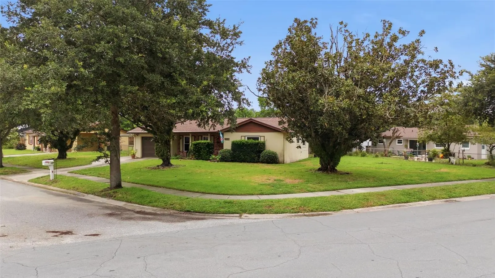 530 Foothill Way, FL