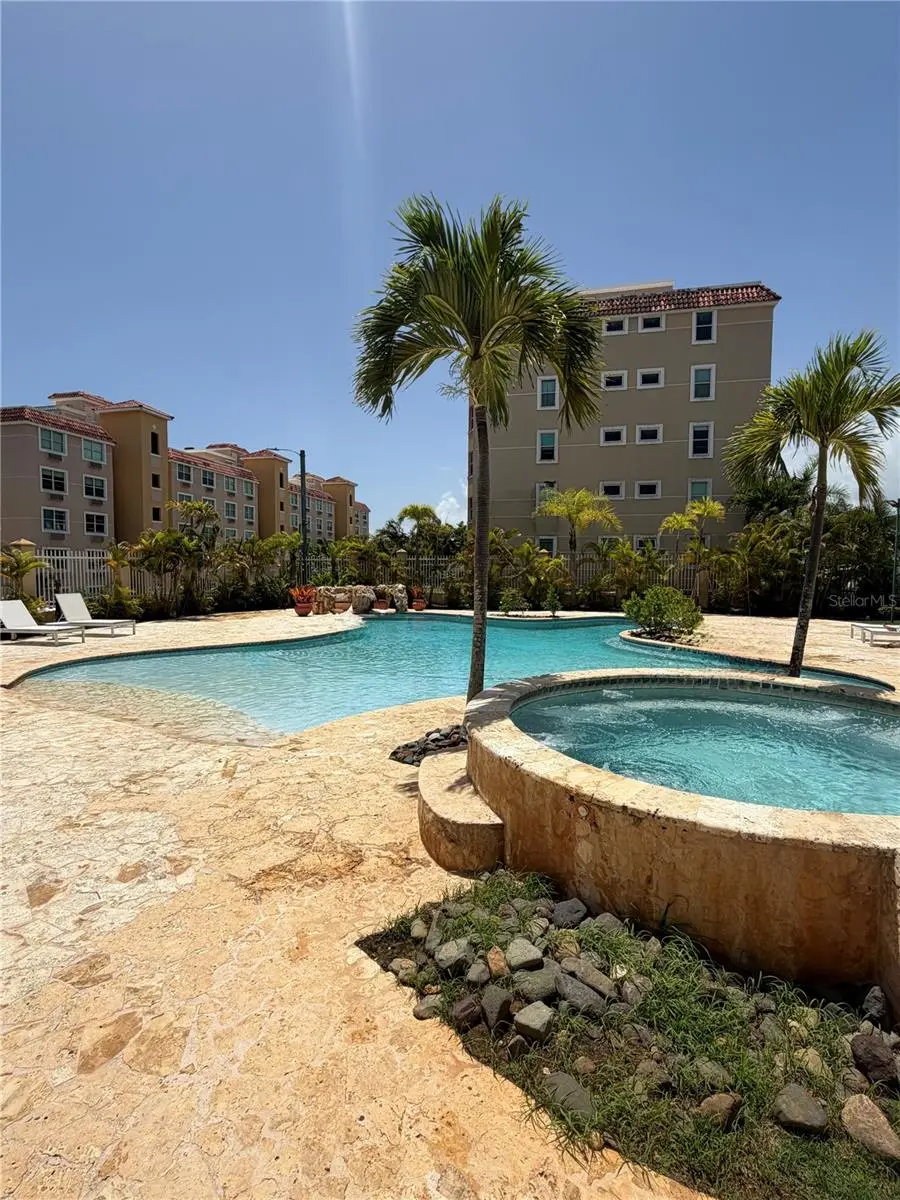 6690 Cond. Cove By The Sea, PR