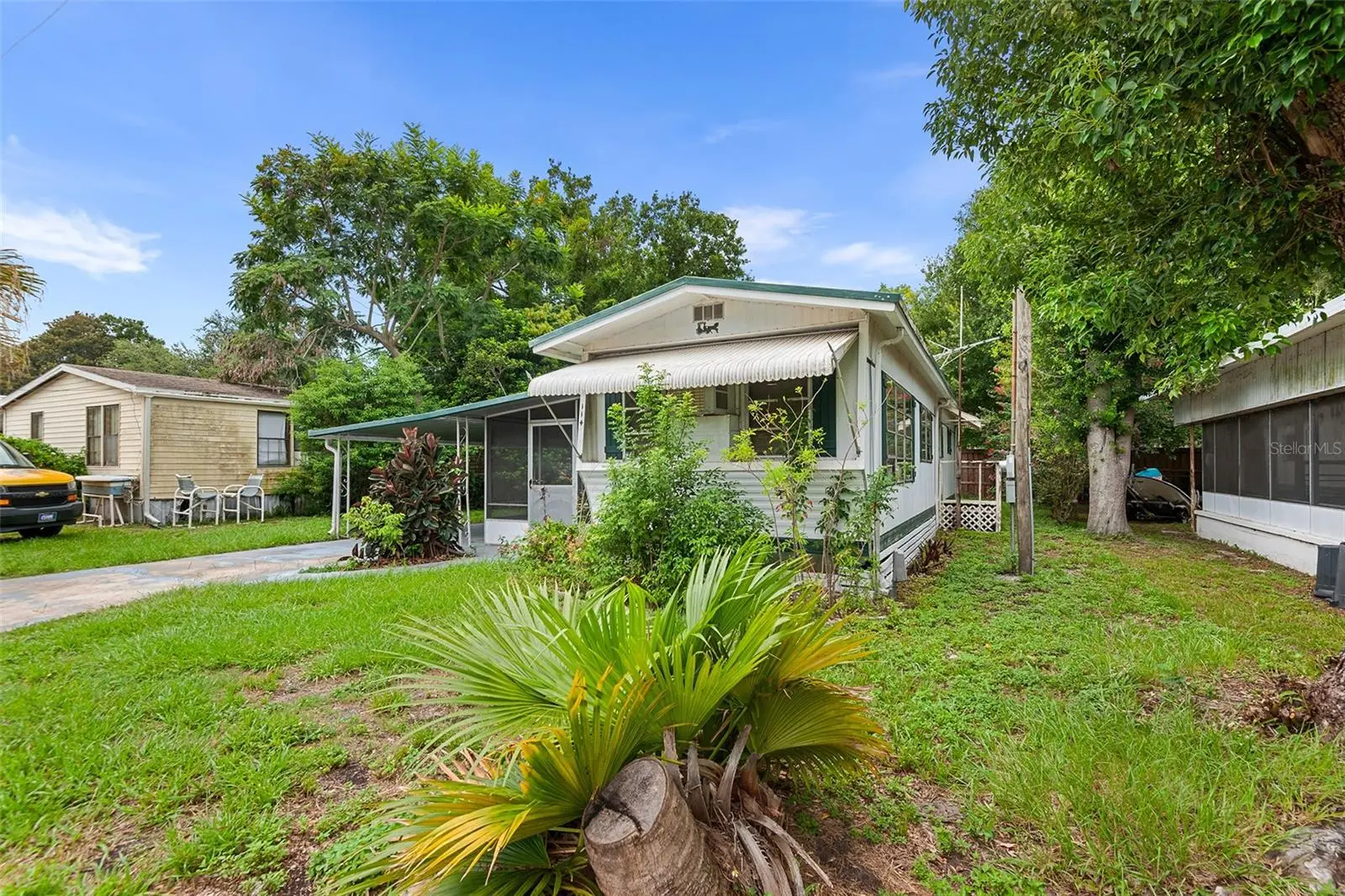114 Lakeside Dr, FL