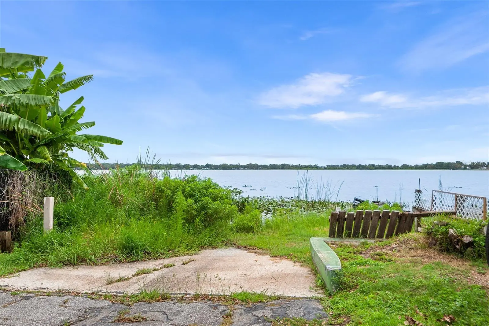 114 Lakeside Dr, FL