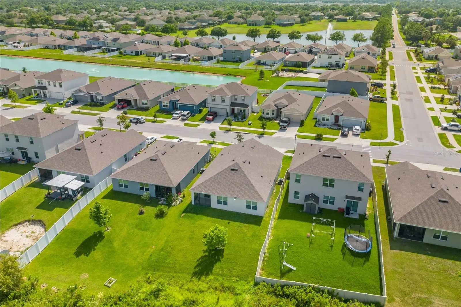 285 Summershore Drive, FL