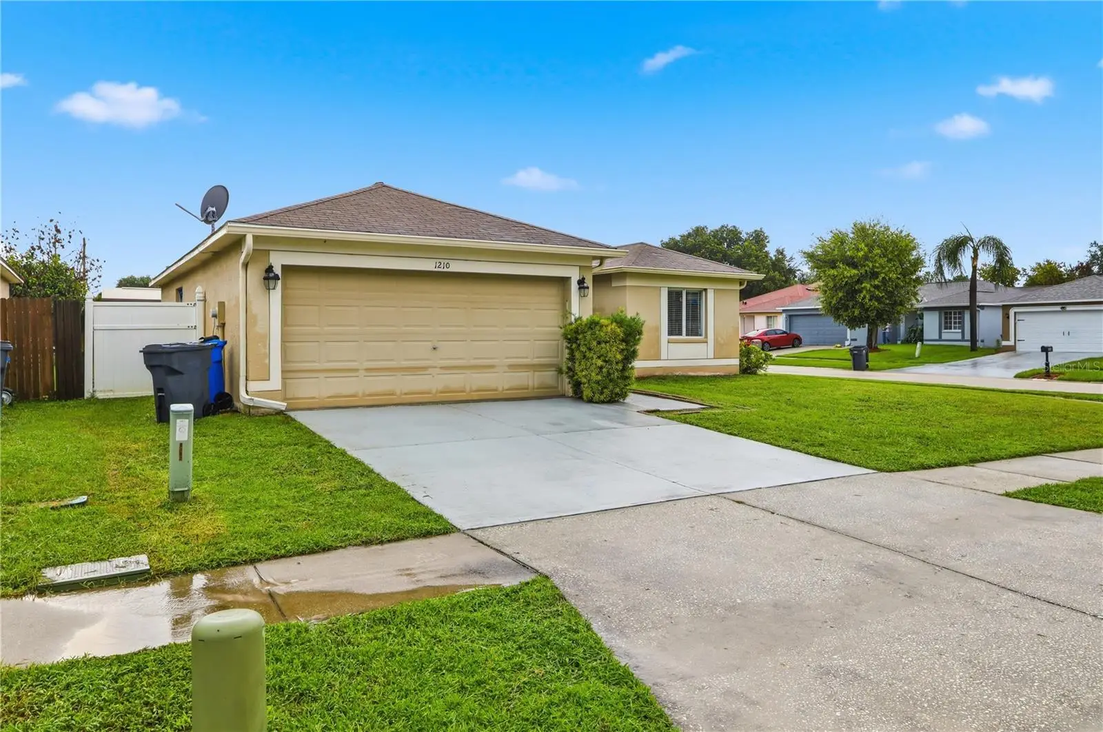 1210 Blufield Avenue, FL