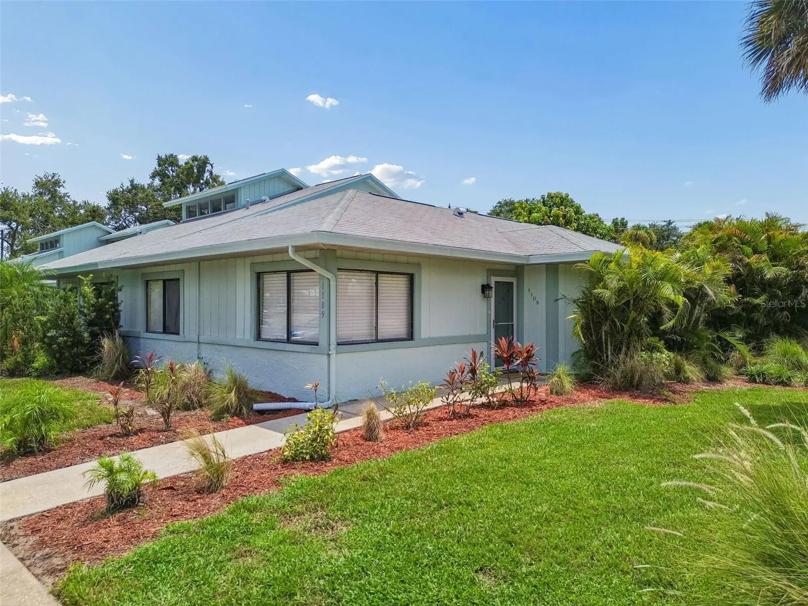1109 Somerset Circle, FL