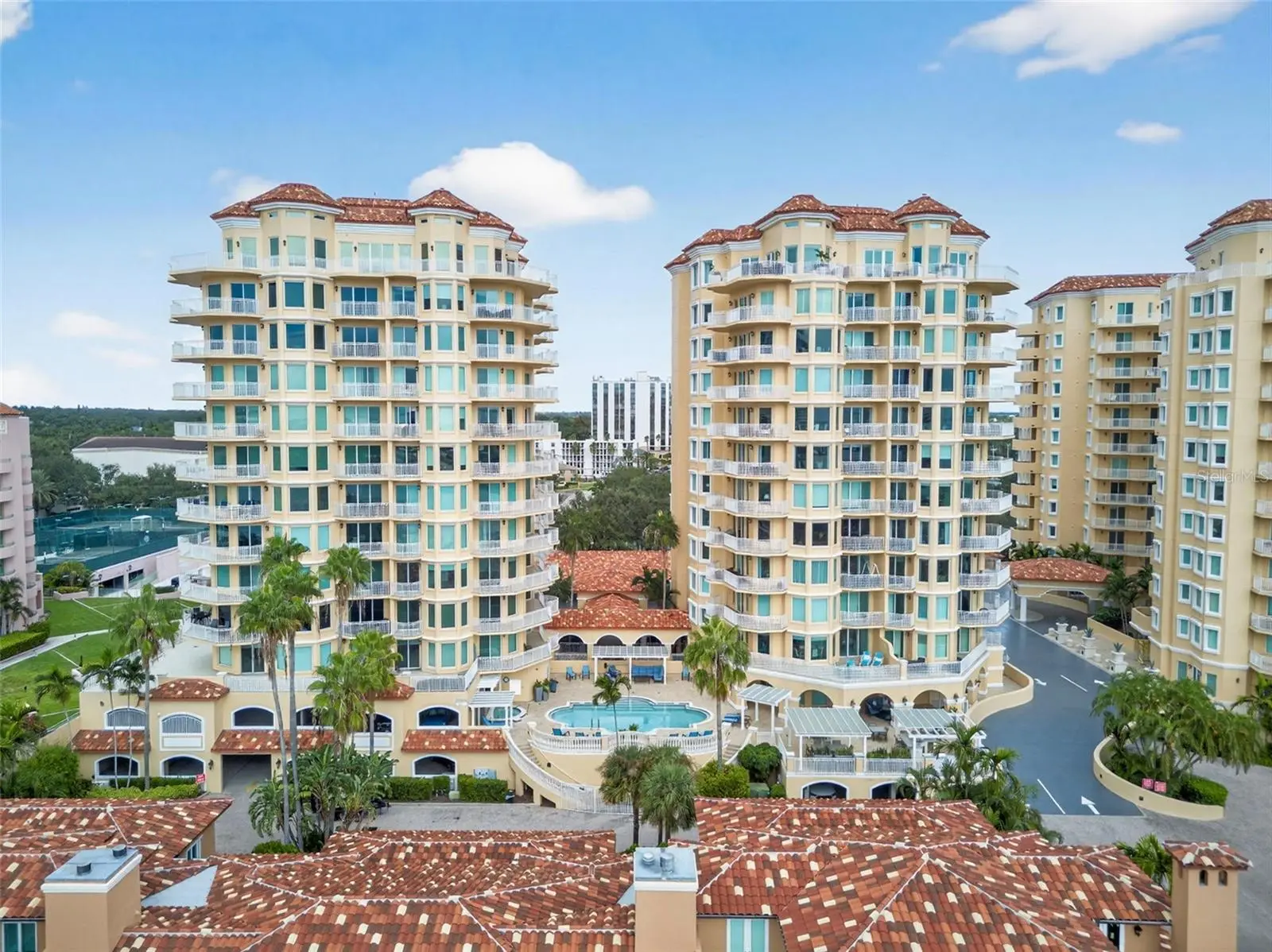 555 5th Avenue, FL