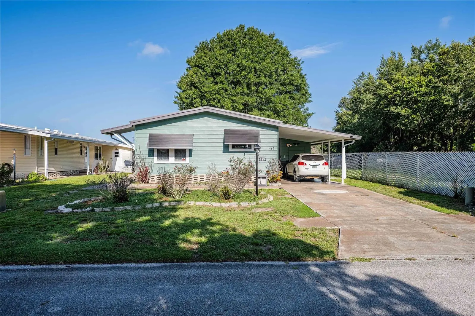 489 Village Circle, FL