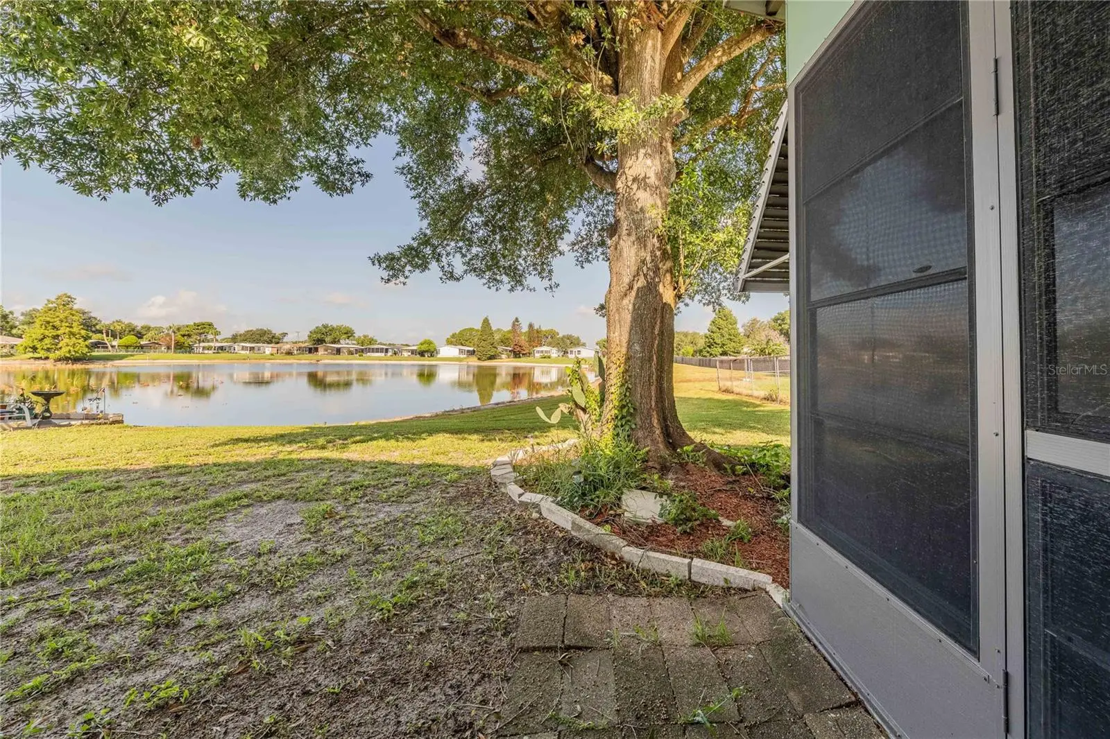 489 Village Circle, FL