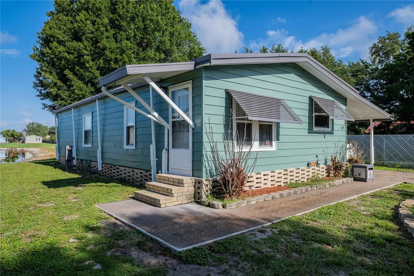 489 Village Circle, FL