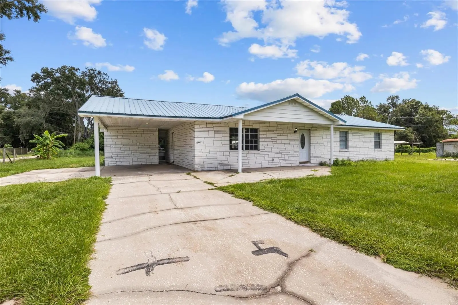 9545 State Road 33, FL