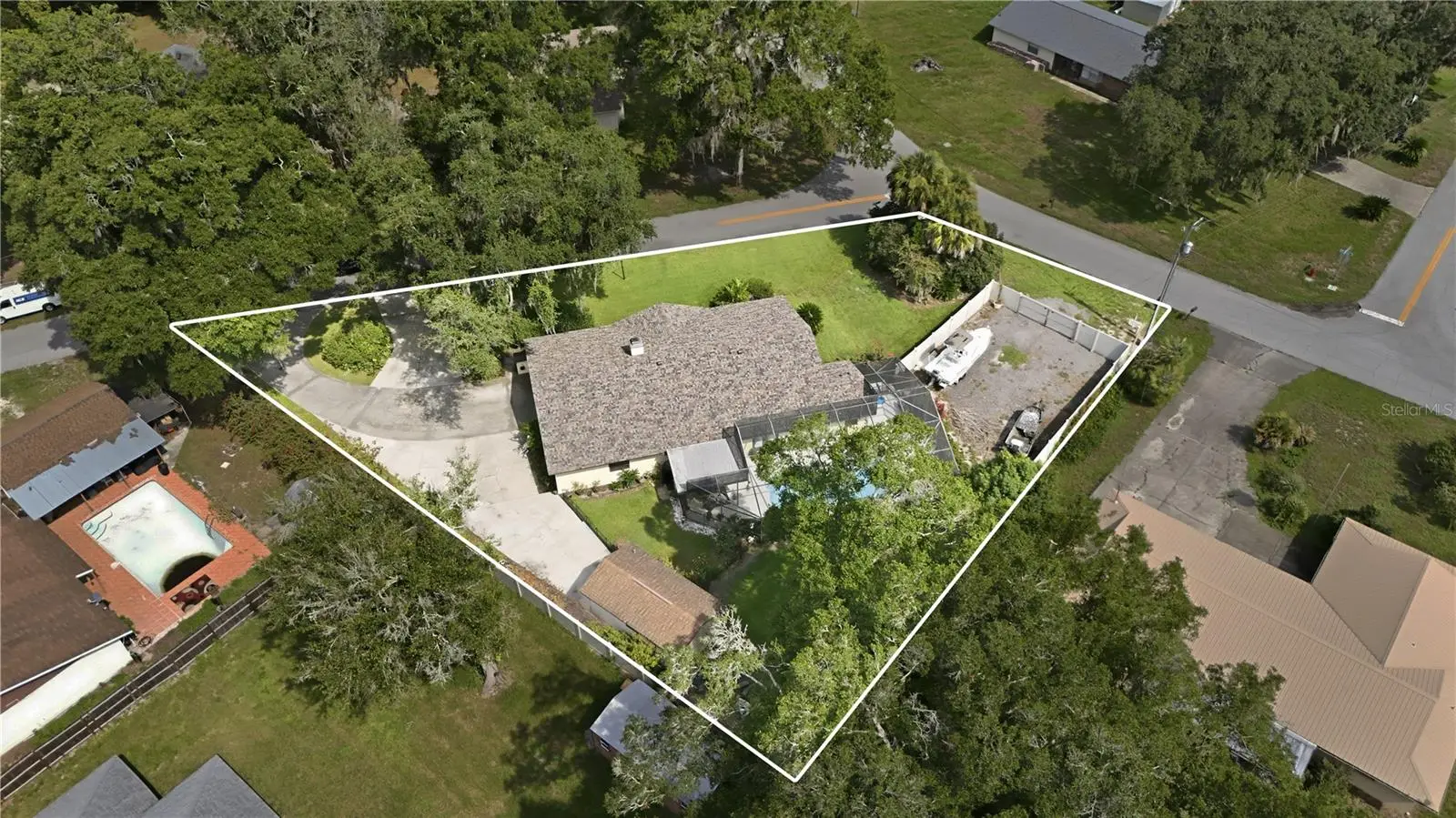 41300 Dixie Avenue, FL