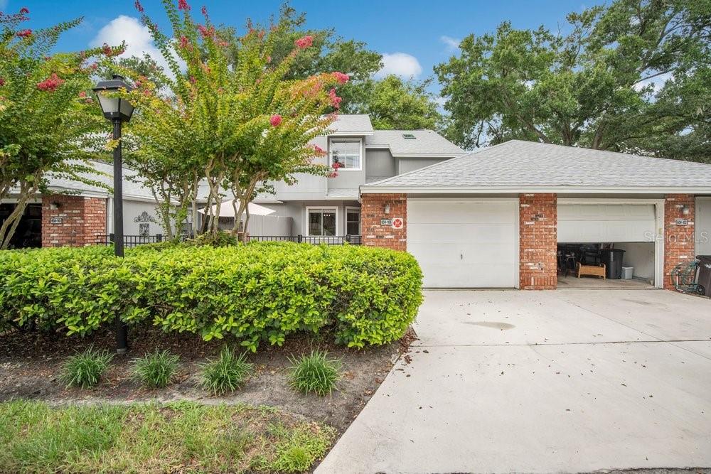 604 Chestnut Oak Circle, FL