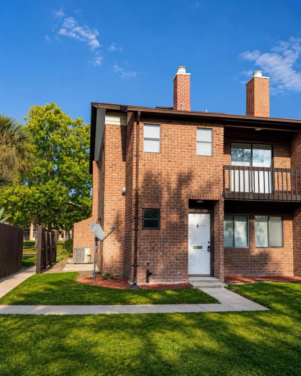 5032 Downing Street, FL