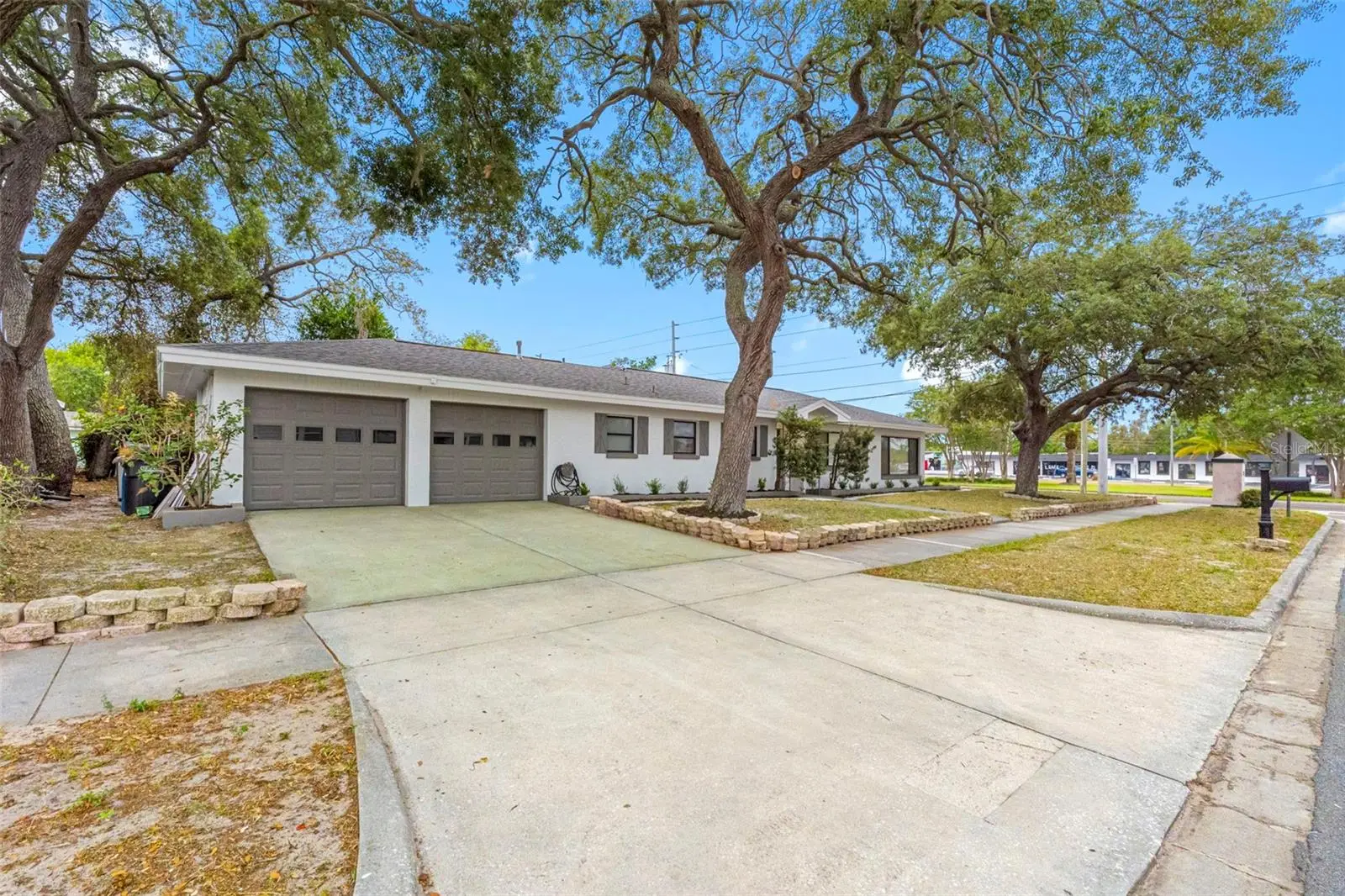 1005 Apache Trail, FL