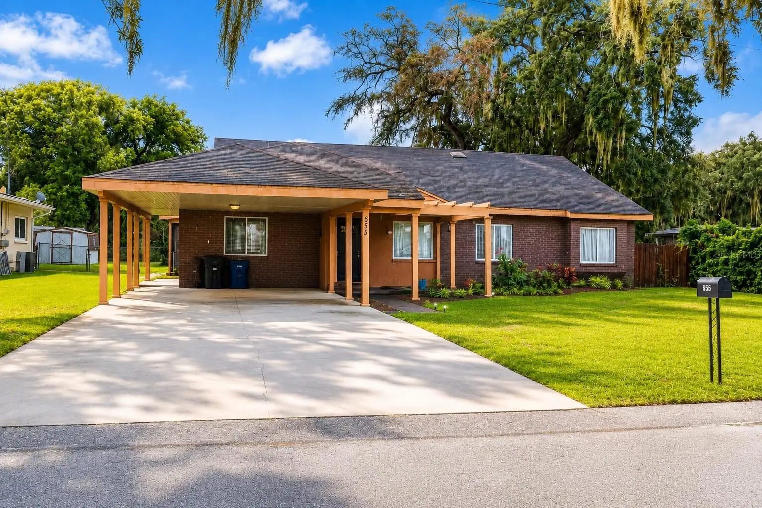 655 Pinecrest Drive, FL