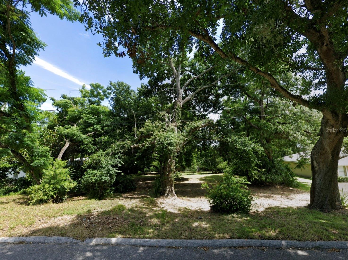 526 Montrose Street, FL