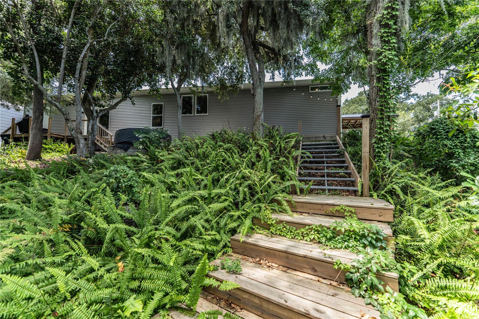 950 Lake Cove Trail, FL