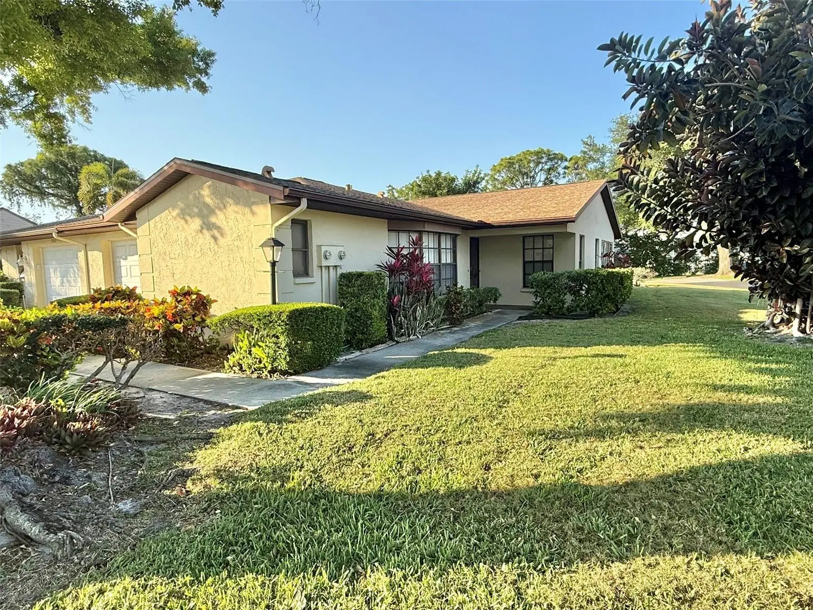 3112 Vivienda Boulevard, FL