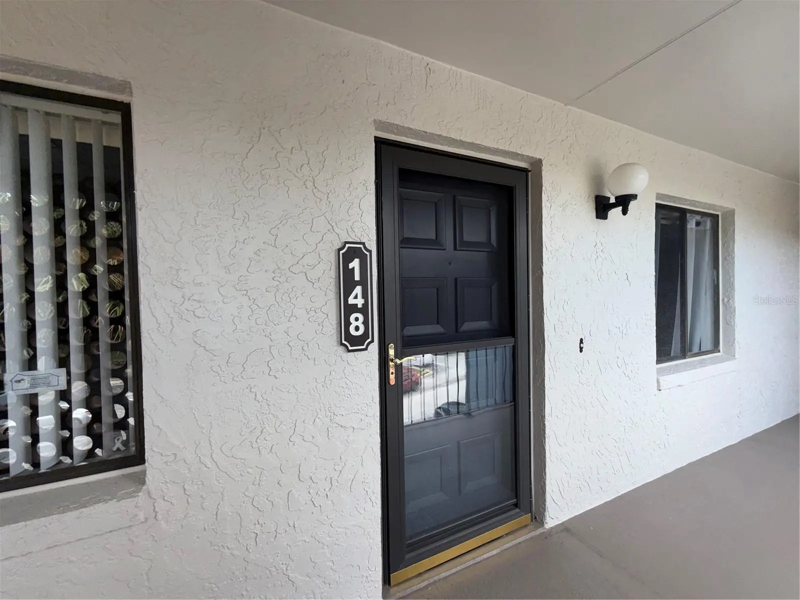 15 Escondido Court, FL