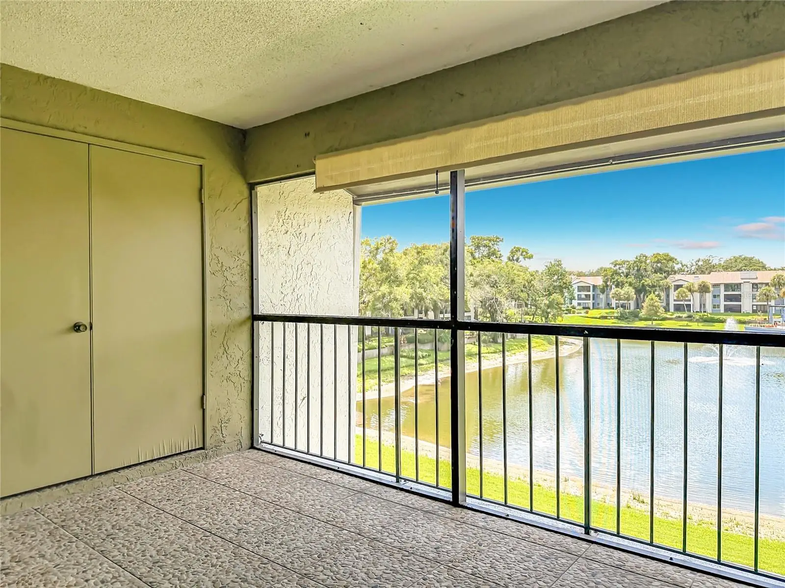 15 Escondido Court, FL