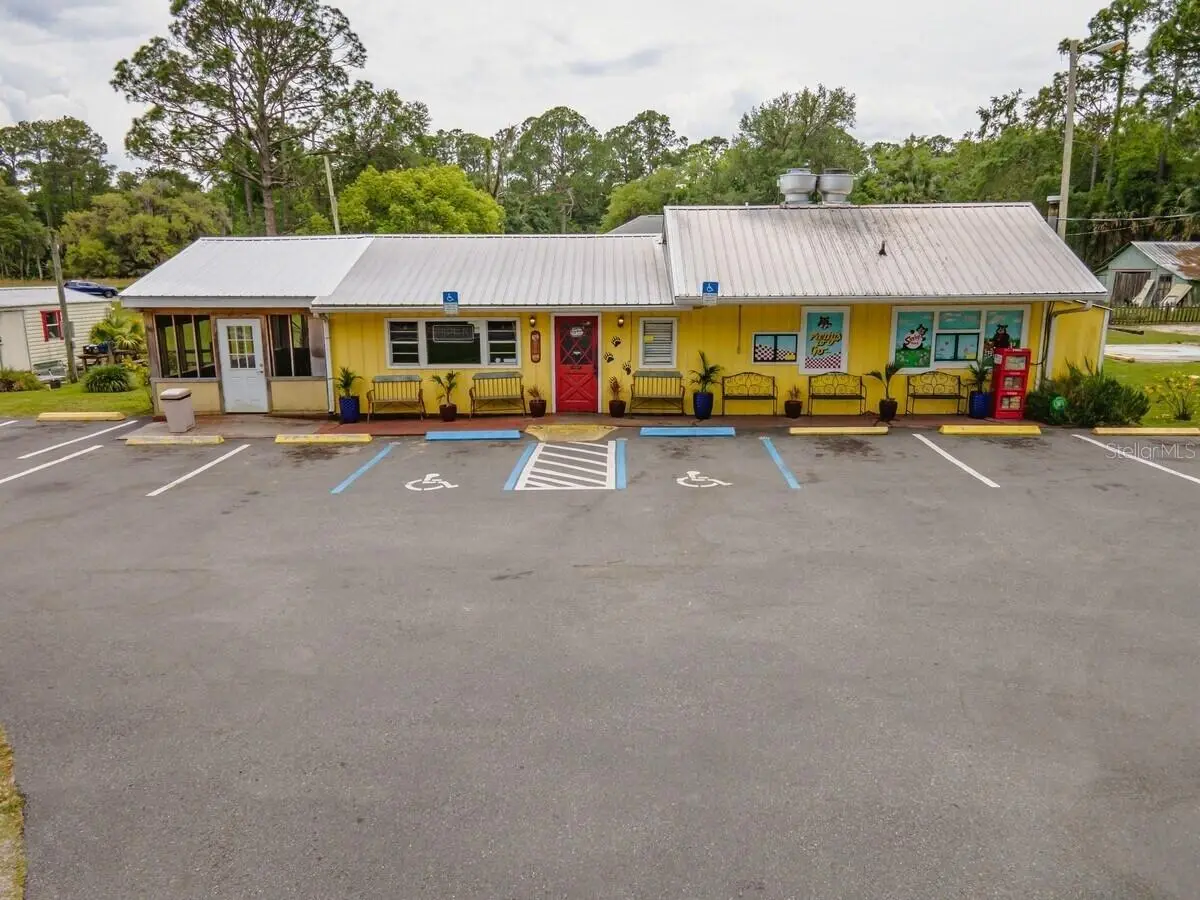 24646 State Road 40, FL