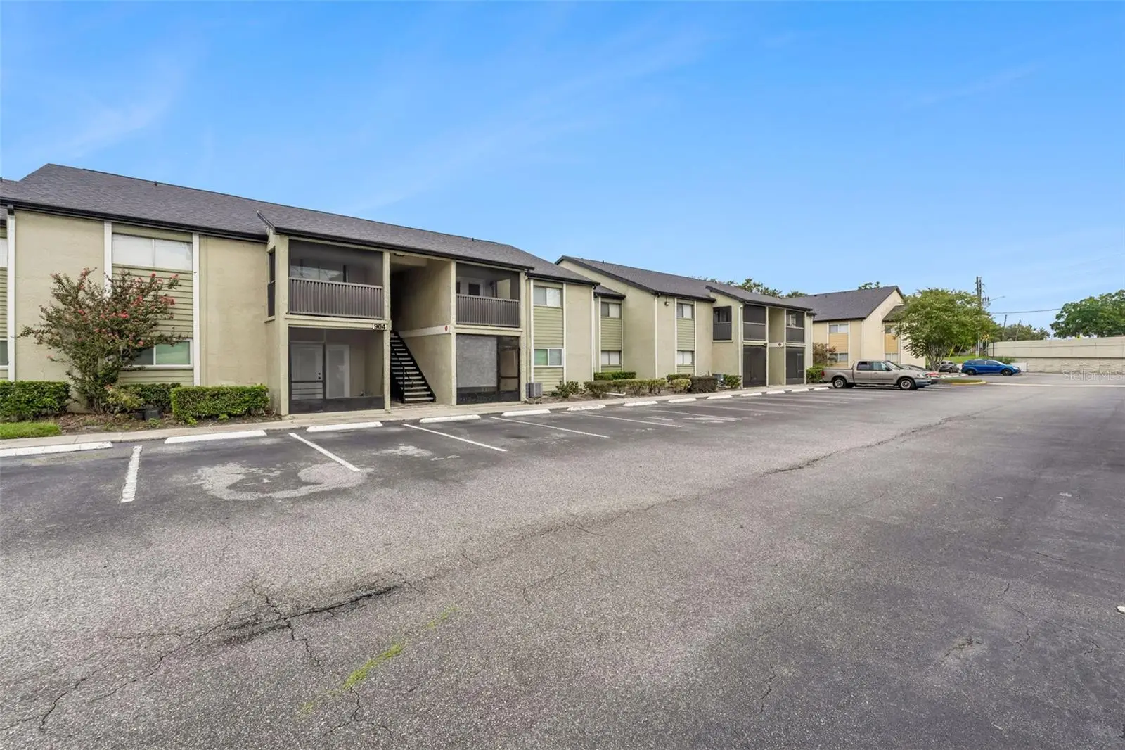 904 Lake Destiny Road, FL