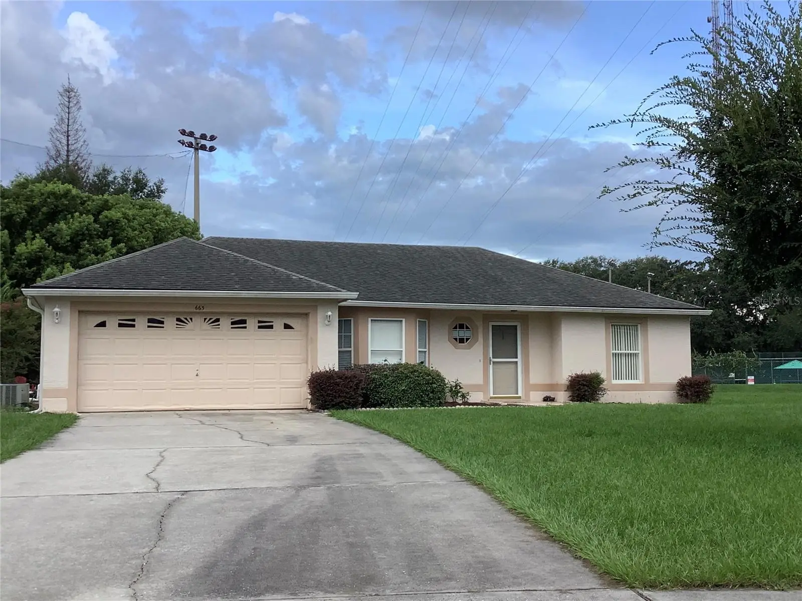 665 Stevelynn Circle, FL