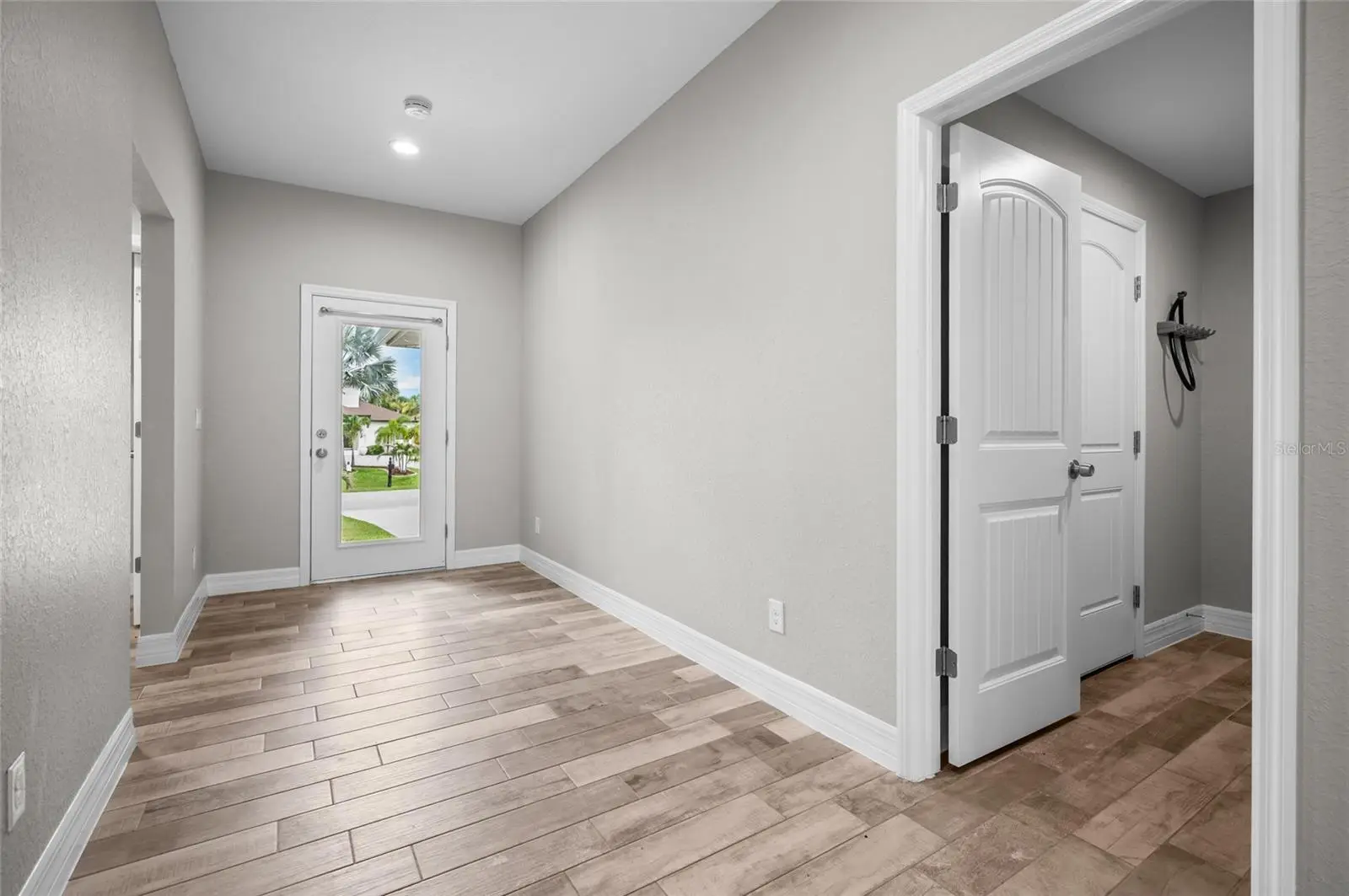 315 Sweetwater Drive, FL