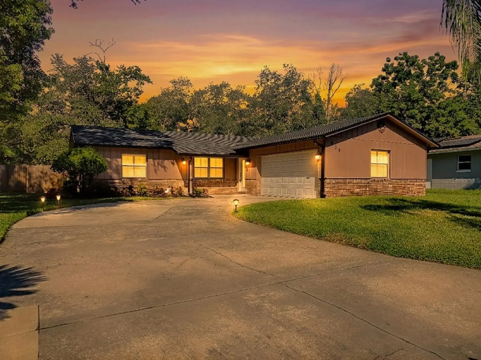 154 Essex Drive, FL