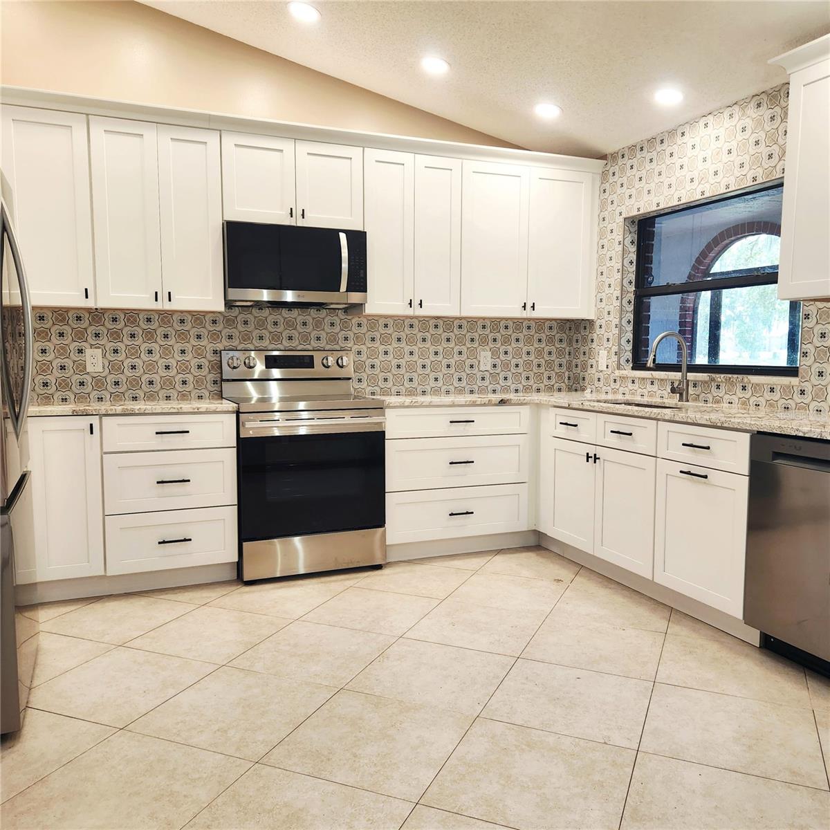 2805 Lake Tohopekaliga Boulevard, FL