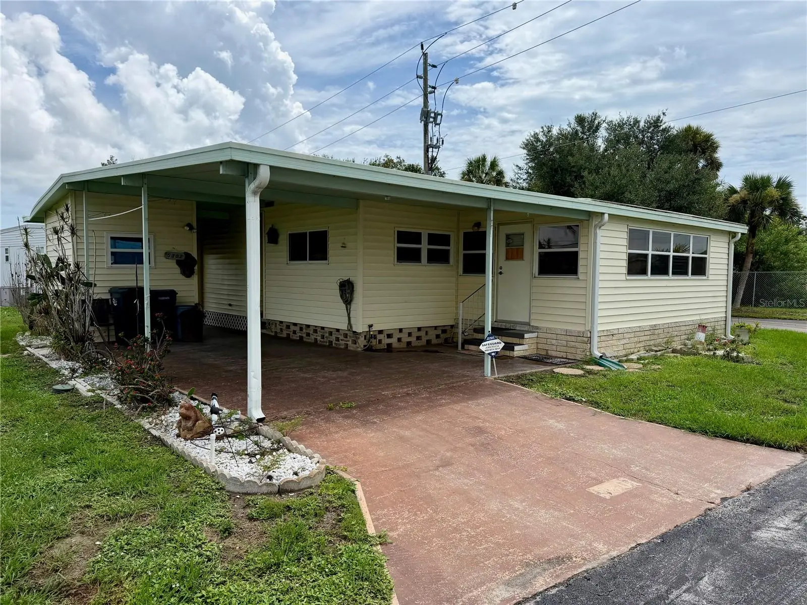 5301 Algeria Court, FL